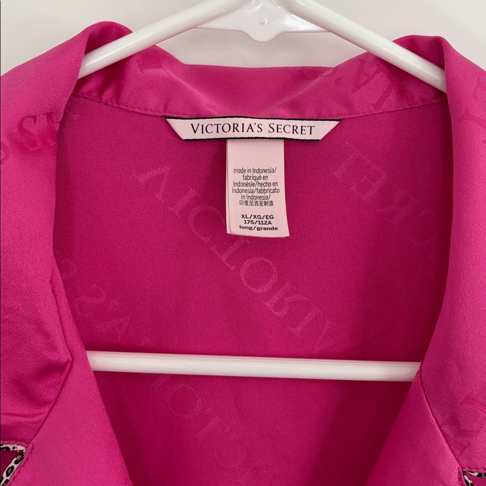 Victoria’s Secret pajama set with leopard detail, size extra large. - Picture 4 of 9